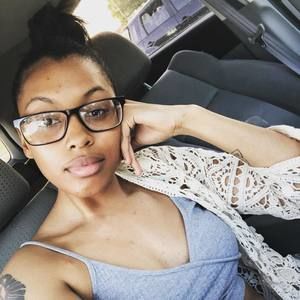 Meet your Posher, Tia